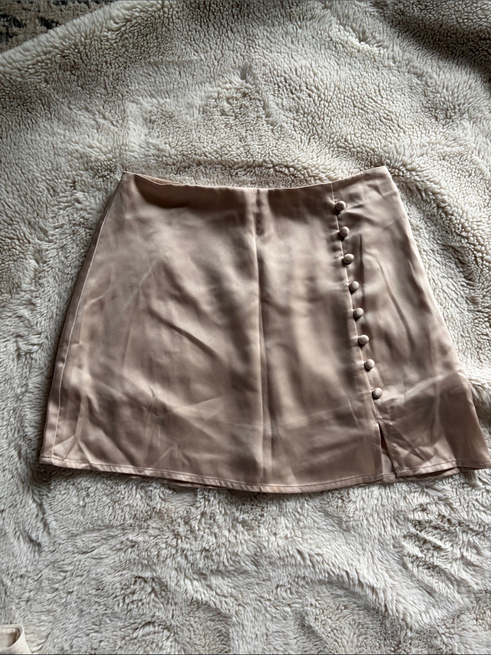 Silky beige skort